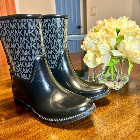 Michael Kors Black Sutter Signature Logo Mid-Calf Pull-On Rain-Bootie Size 8 - Picture 1 of 7